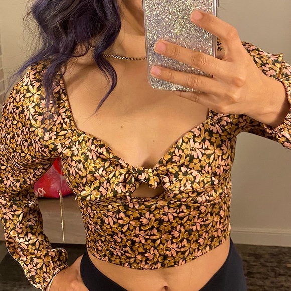 Altar d’ State- Gold/Mauve Floral-Crop top NWT - Picture 2 of 9